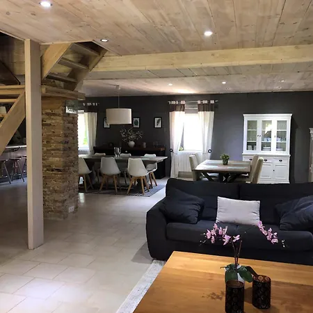 بيت ضيافة Du Martinet