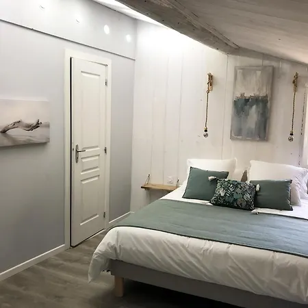 بيت ضيافة Du Martinet 3*